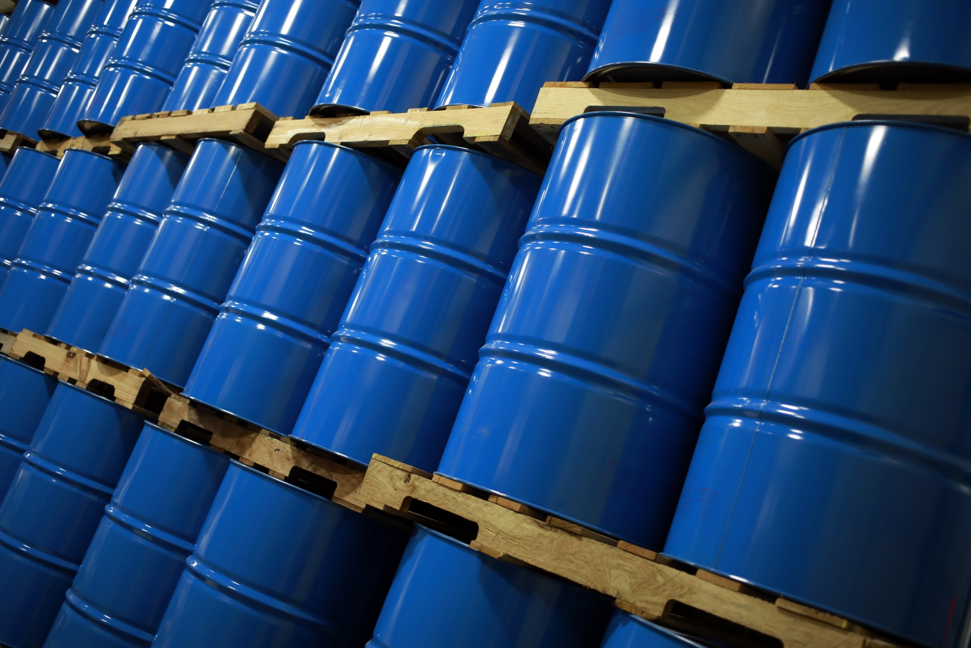 SMUGGLED IRANIAN GAS AND OIL x 4 BARRELS